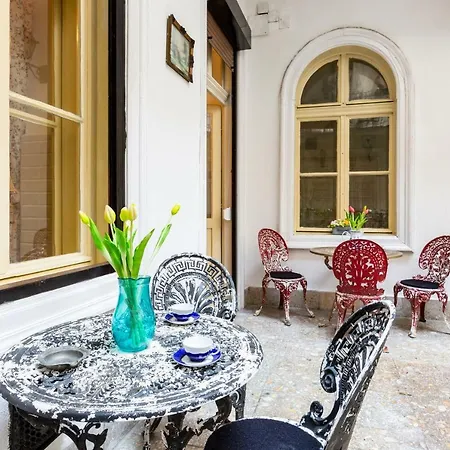 Vintage In The Center Apartment Budapest